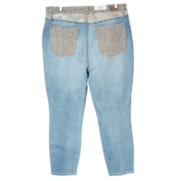 NEW! Judy Blue Women 13/31 Light Wash  Animal Print Accent Slim Fit Denim Jeans - Picture 3 of 10